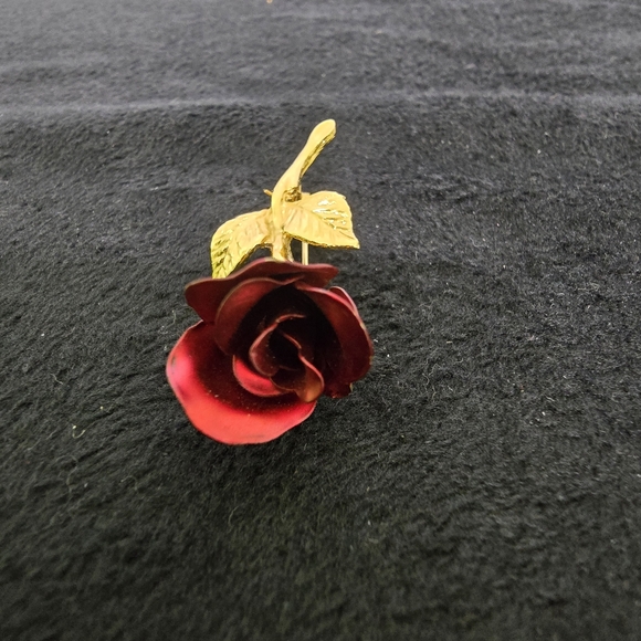 Signed Red Rose Pin - Picture 2 of 6